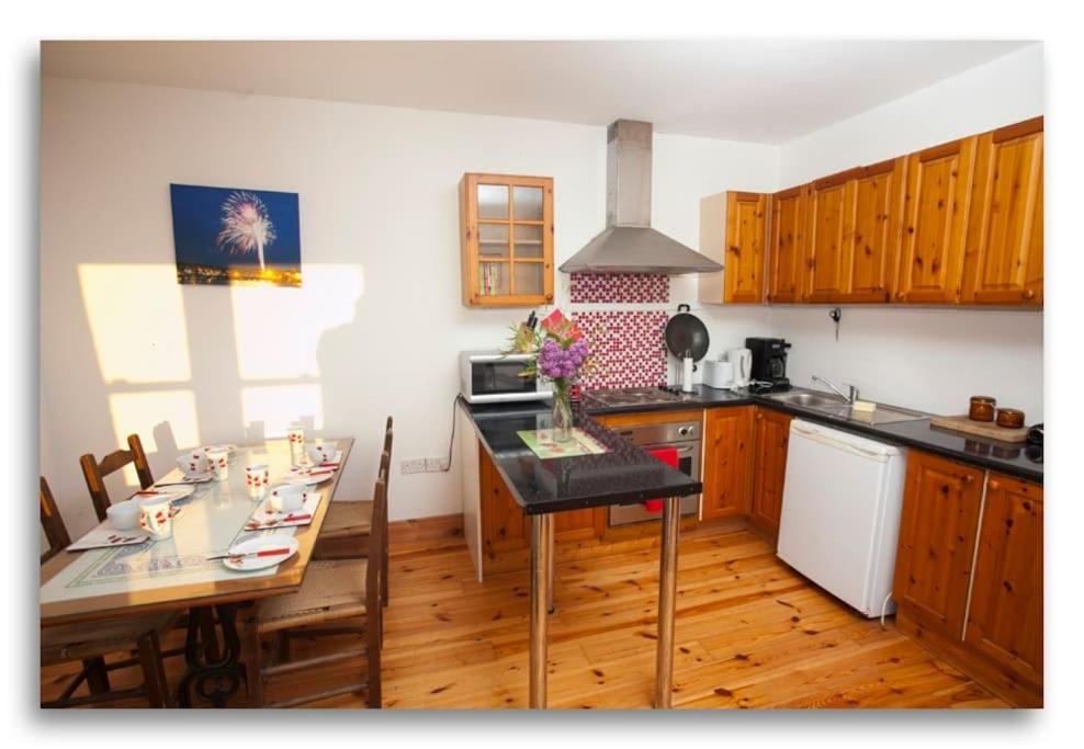 Cosy Self Contained Cottage With Stunning Views Killaloe Luaran gambar